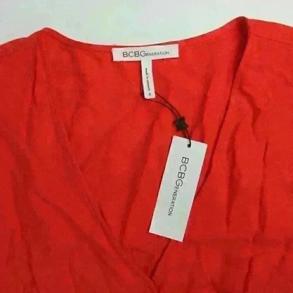 BCBGeneration Womens S Bell-Sleeve Top NWT $108 - Picture 7 of 7